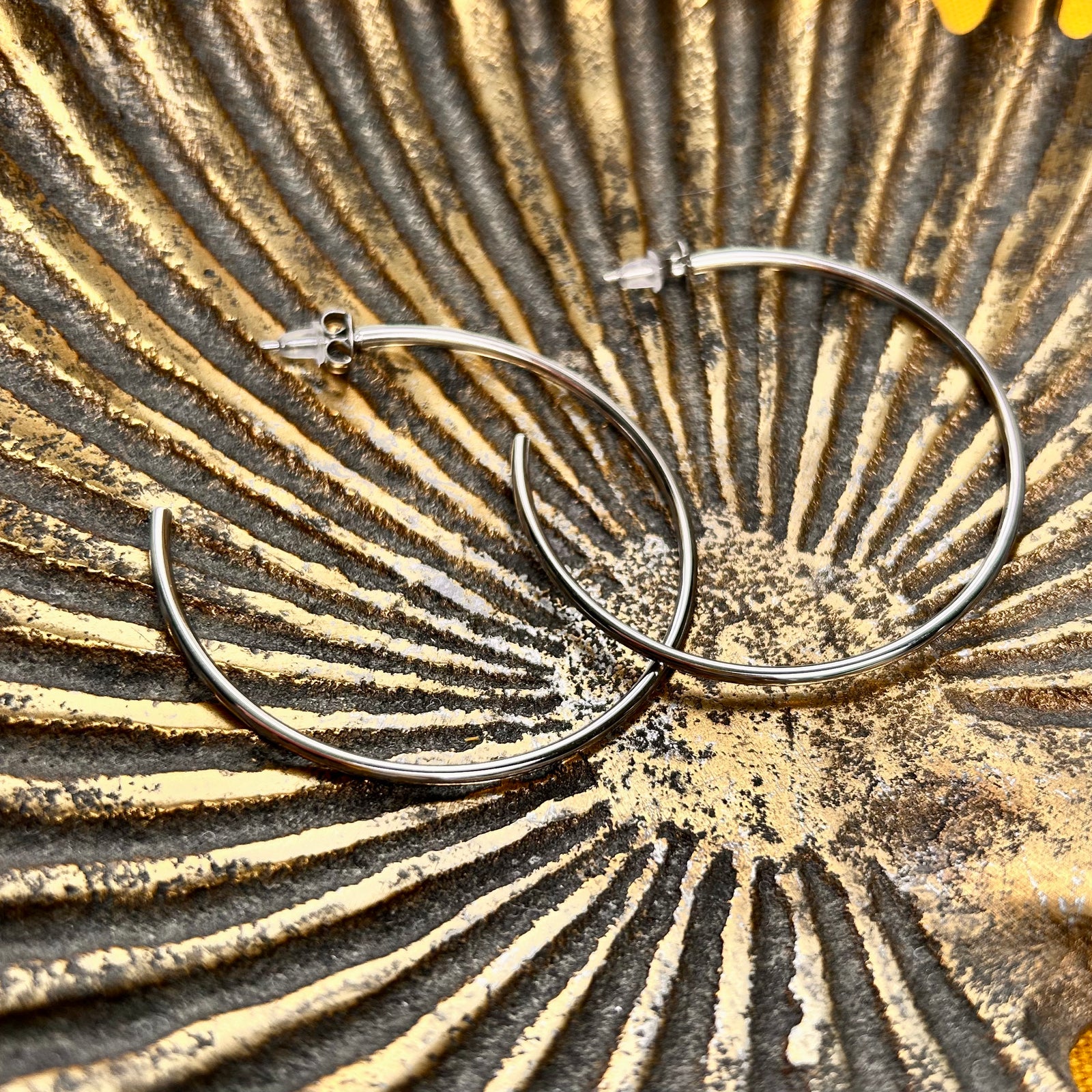 Large simple metal hoops 'BLAIR'