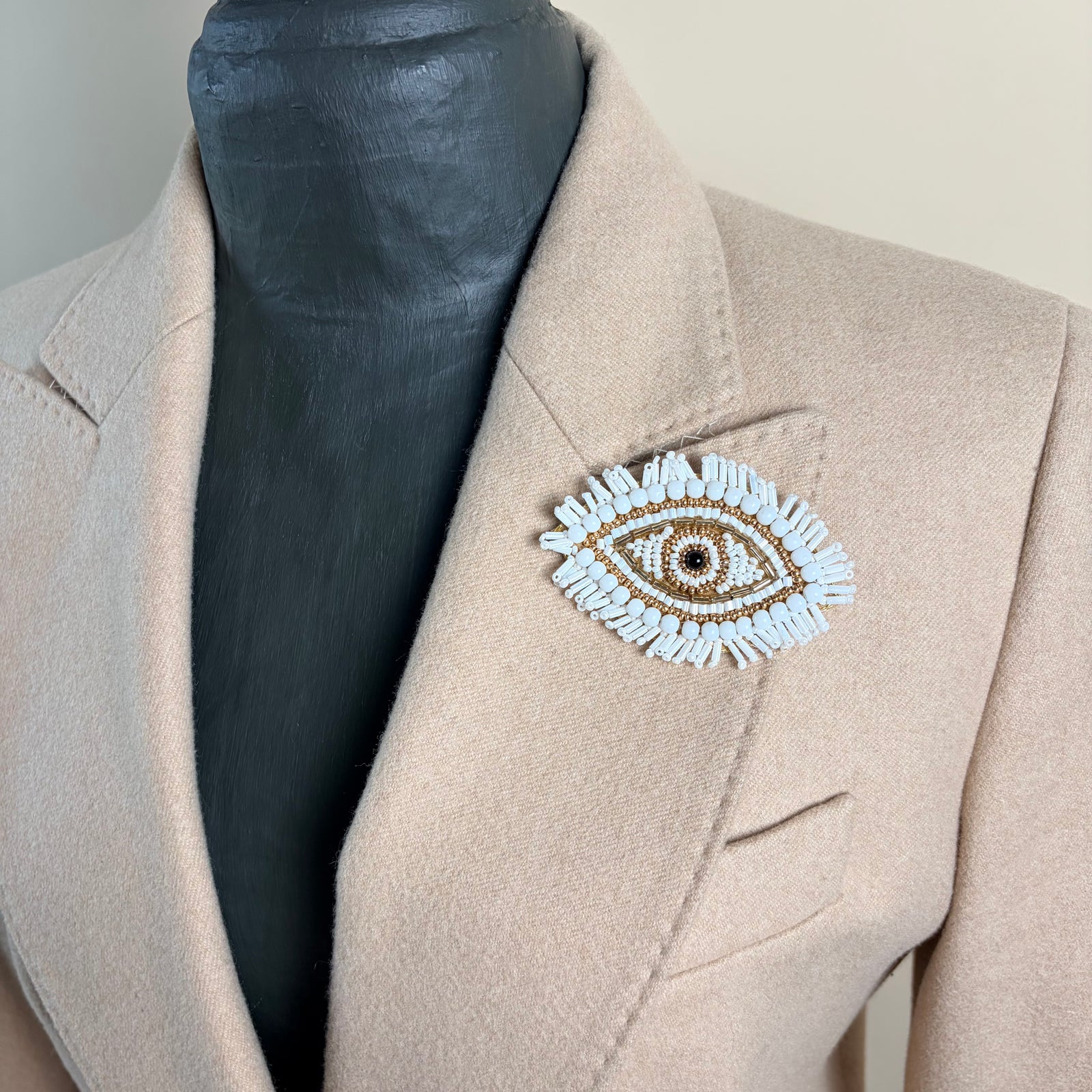 Blythe - large beaded eye brooch