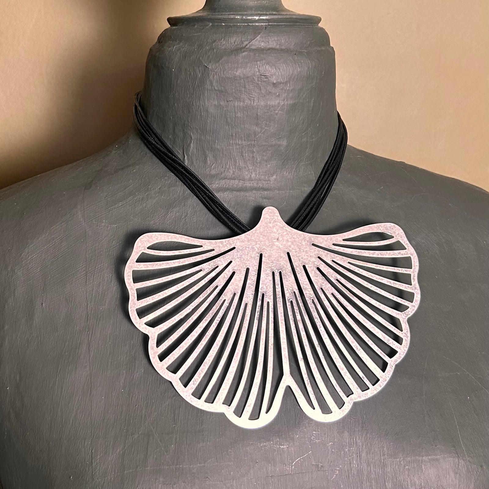 Ginkgo leaf short pendant necklace 'SHEPHALI'